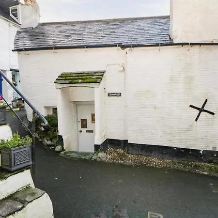 Spindrift Is A Beautiful Newly Refurbished Three Bedroom Private Family House Located On The Old Harbour And The Coastal Path In The Heart Of Beautiful Ferienhaus