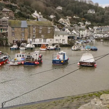 Spindrift: Harbourside Family Retreat In Holiday home Polperro