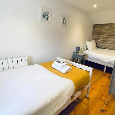 Spindrift: Harbourside Family Retreat In